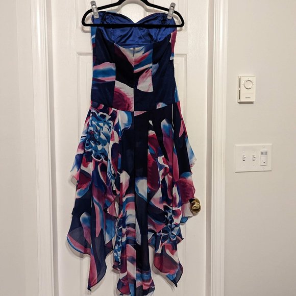 Le Chateau Floral high low dress - Picture 2 of 8